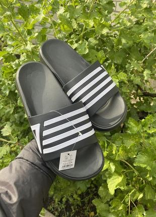 Шлепки шлепанцы