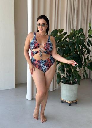 Суцільний купальник plus size у зміїному кольорі