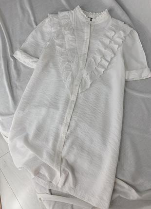 Белое платье с рюшами из прошвы topshop