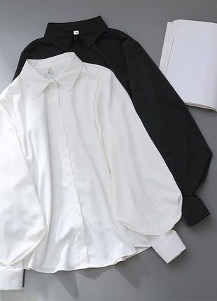 Женская рубашка классическая белая черный цвет широкие манжеты на рукавах широкая объемная