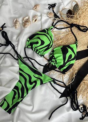 Яскравий купальник новинка