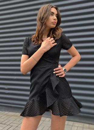 Платье короткое мини на запах черная из органзы с коротким рукавом