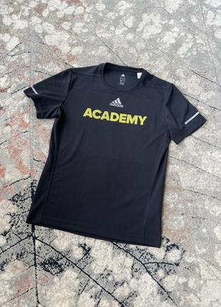 Спортивная футболка adidas