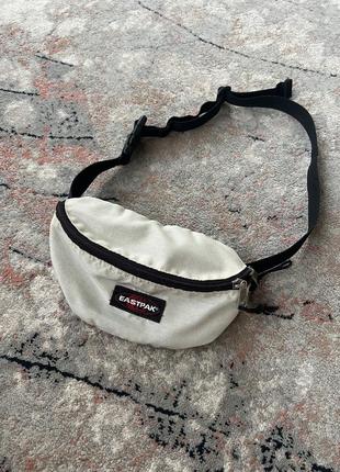 Сумка на пояс eastpak