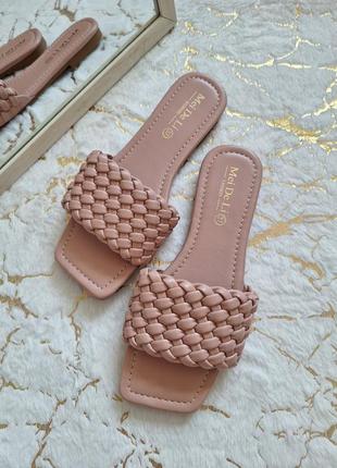 Нюдово - пудровые плетеные шлепанцы на низком ходу без каблука