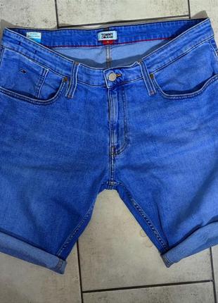 Мужские джинсовые шорты tommy hilfiger в синем цвете размер 36