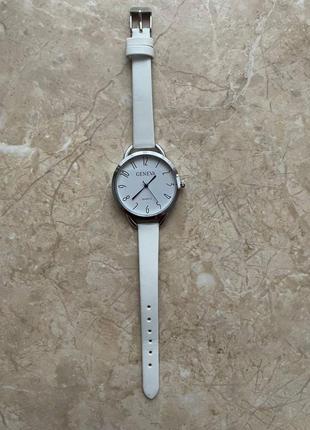 Часы geneva