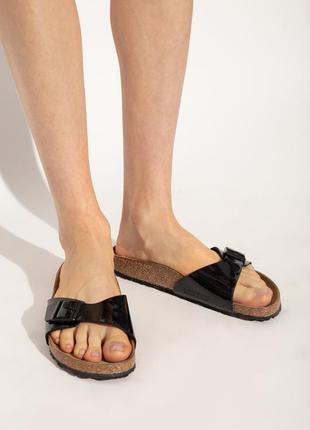 Birkenstock madrid чорні лакові ортопедичні шкіряні шльопанці сандалі в'єтнамки сабо 38 38.5 37.5 німеччина оригінал шкіряна устілка 24.5см