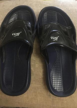 Шльопанці joss