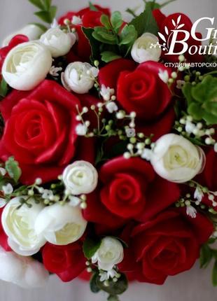 Яркий ароматный букет красных роз из мыла2 фото