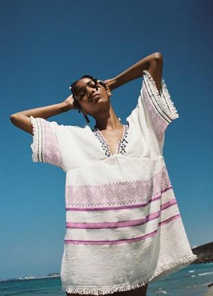 Короткое белое жаккардовое платье с арнаментом и вышивкой бисером от zara**6 фото