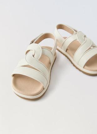 Сандалии