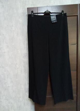 Брендовые новые красивые брюки р.14.