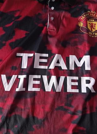 Мужская спортивная футболка.