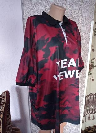 Мужская спортивная футболка.