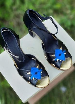 Шкіряні босоніжки на платформі на товстих підборах morobe 🇧🇪 39-40 розмір2 фото