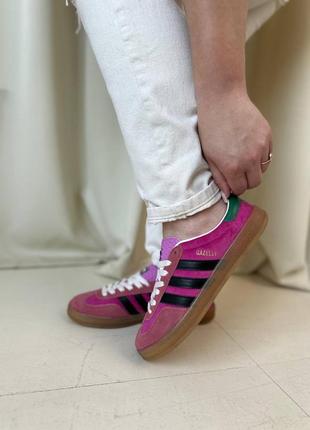 Женские кроссовки adidas x gucci gazelle pink velvet