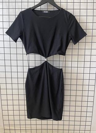 Стильное платье с вырезами в стілі jacquemus