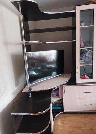 Шафа-полиця під телевізор