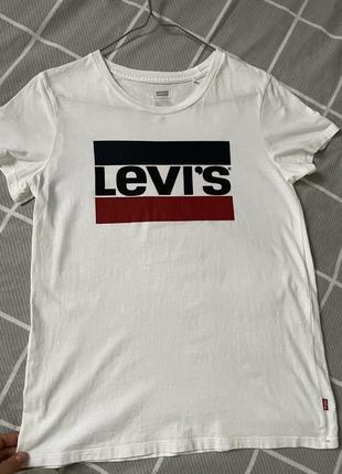 Футболка женская levi’s оригинал размер s (или)