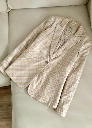 Піджак дорогого бренду
