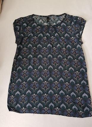 Легка блузочка з тонкої натуральної тканини