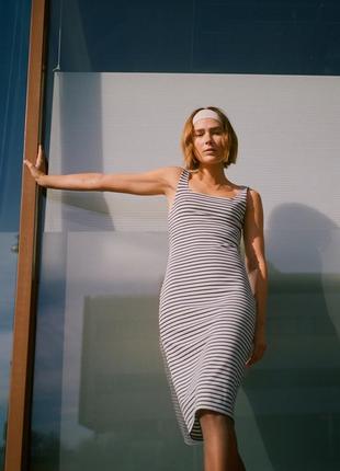 Базова полосата смугаста сукня плаття в смужку від zara