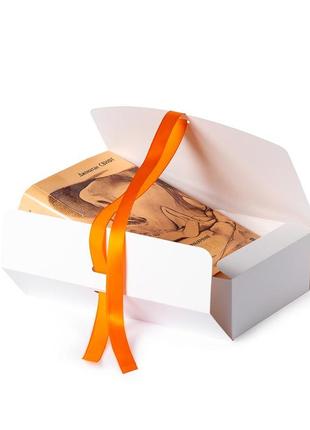 Коробка подарункова 195 х 130 х 50 мм, самозбірна біла