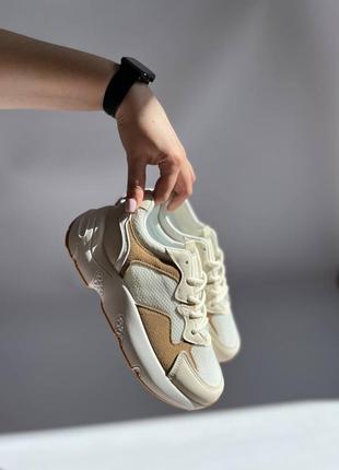 Повсякденні жіночі кросівки