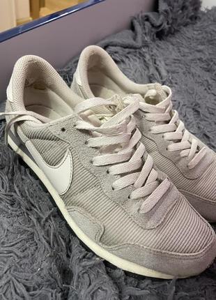 Кроссовки nike