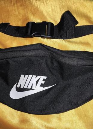 Новая оригинальная сумка на пояс бананка nike nk heritage hip pack.