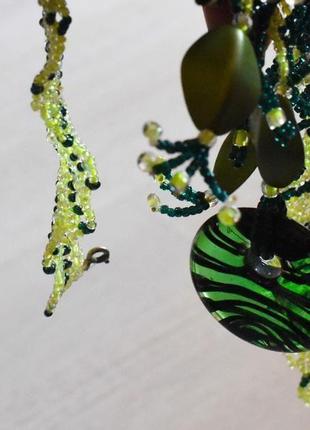 Авторское колье из бисера с подвесом зеленое изумрудное3 фото