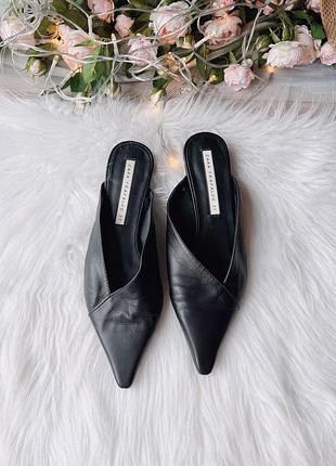 Трендовые кожаные мюли сланцы zara