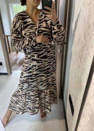 Платье в принт h&m