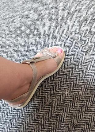 Босоножки женские кожаные2 фото