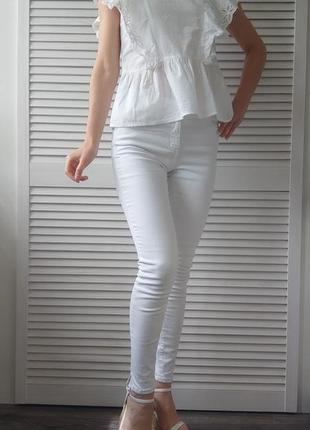 Біла хлопкова блуза з рюшами2 фото