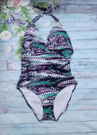 Красивый слитный корректирующий закрытый купальник livera