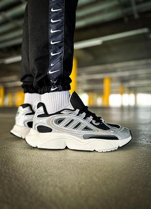 Чоловічі кросівки adidas ozmillen black silver адідас чорного з сріблястим кольорів