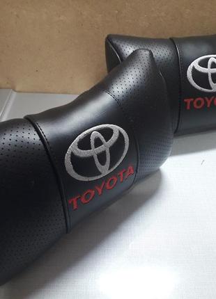 Подушка-подголовник toyota