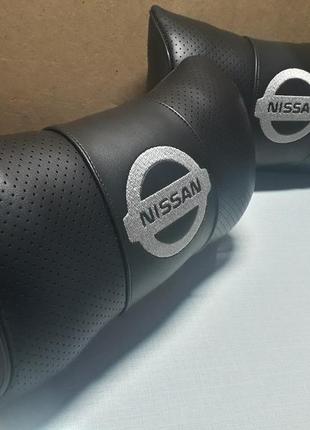 Подушка-подголовник nissan
