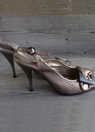 Уцінка босоножки кожаные металлик серебристый бронзовый на шпильке средний каблук