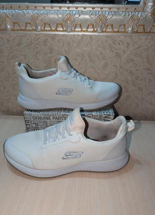 Skechers кросівки 43-44 р по устілці 28 см в хорошому стані