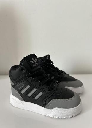 Дитячі кеди снікерси adidas 23р