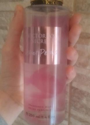 Спрей victoria's secret velvet petals