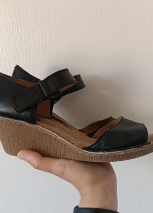 Кожаные босоножки clarks босоножки туфлы кожаные
