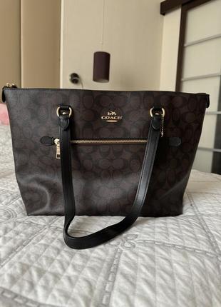 Сумка шоппер в идеальном состоянии бренда coach