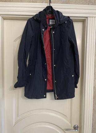 Куртка зі зʼємним капюшоном , вітровка geox