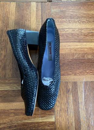Шкіряні плетені дизайнерські класичні чорні  туфлі romani fratelli 39 італія як bottega veneta