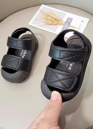 Стильні боссоніжки для малюків