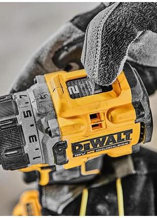 Дрель-шуруповёрт аккумуляторная бесщёточная dewalt dcd800h2t 7
